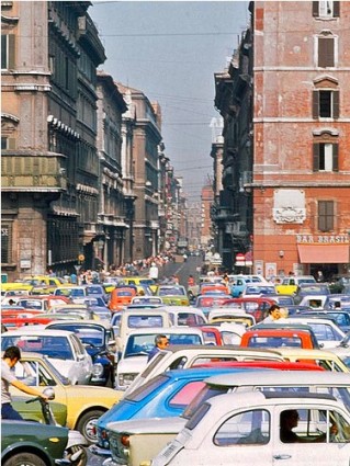 (Traffic clogging the streets of Rome. Photo by AntyDiluvian)